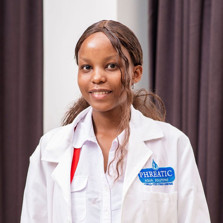Edna Malusi, Senior Lab Technician
